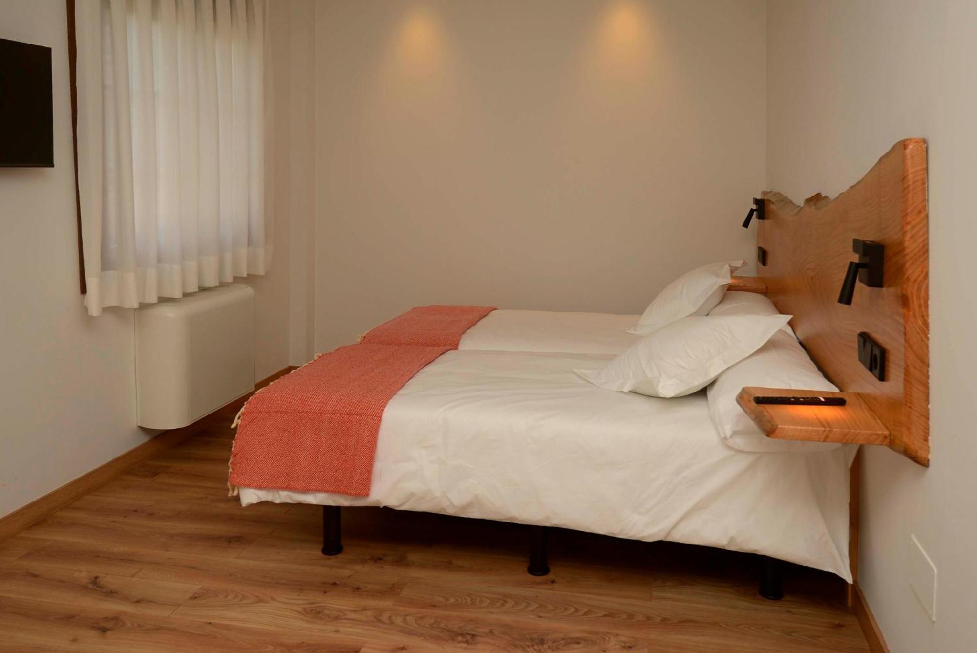A Reigada Hotel Restaurante Grandas de Salime Εξωτερικό φωτογραφία