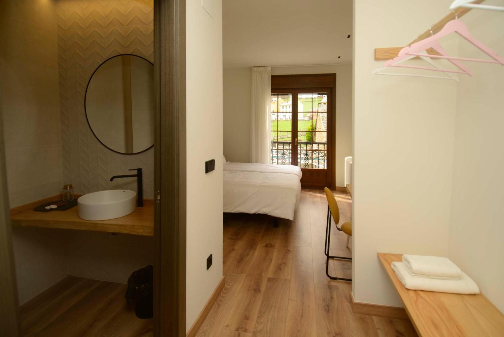 A Reigada Hotel Restaurante Grandas de Salime Εξωτερικό φωτογραφία