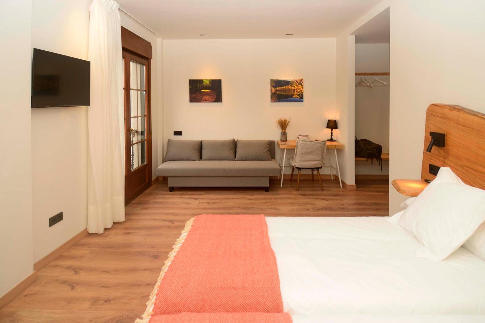 A Reigada Hotel Restaurante Grandas de Salime Εξωτερικό φωτογραφία