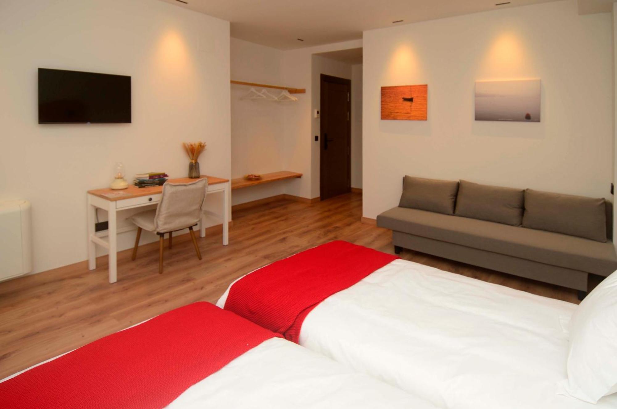 A Reigada Hotel Restaurante Grandas de Salime Εξωτερικό φωτογραφία