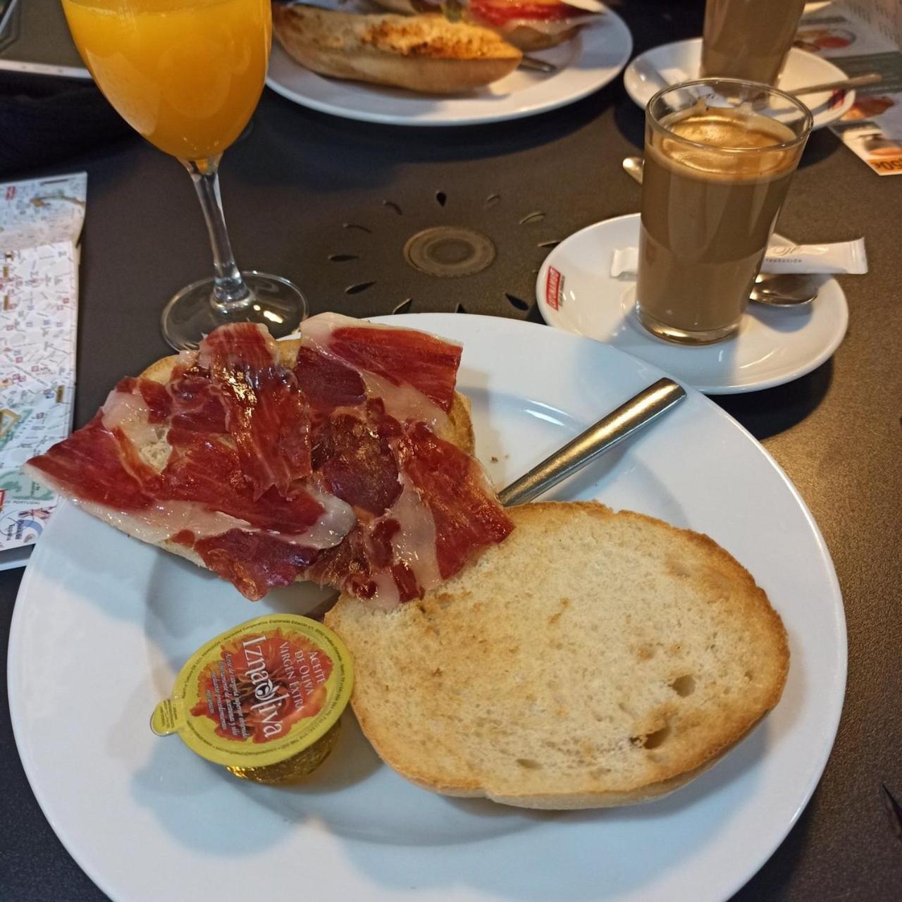 A Reigada Hotel Restaurante Grandas de Salime Εξωτερικό φωτογραφία