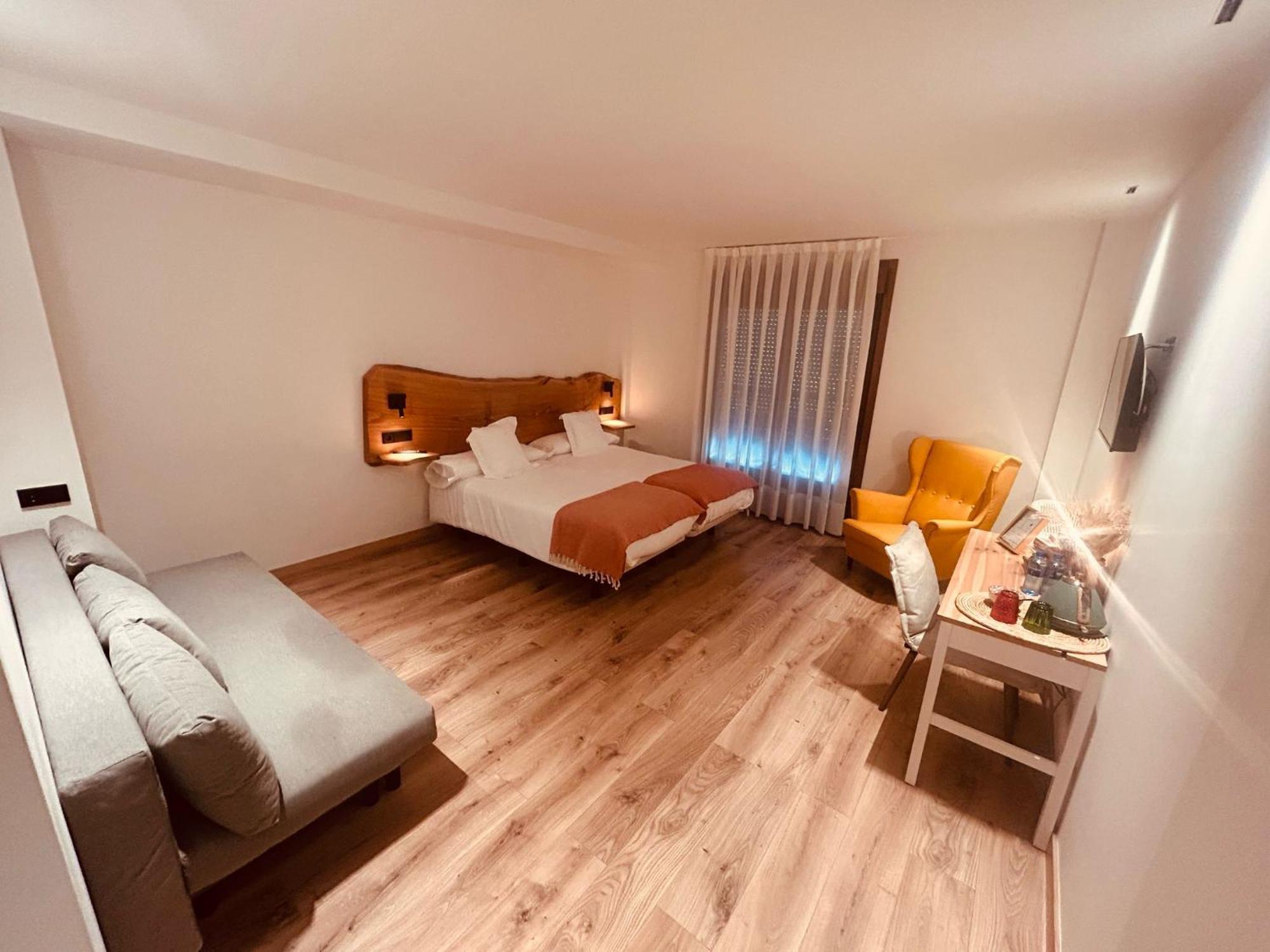 A Reigada Hotel Restaurante Grandas de Salime Εξωτερικό φωτογραφία