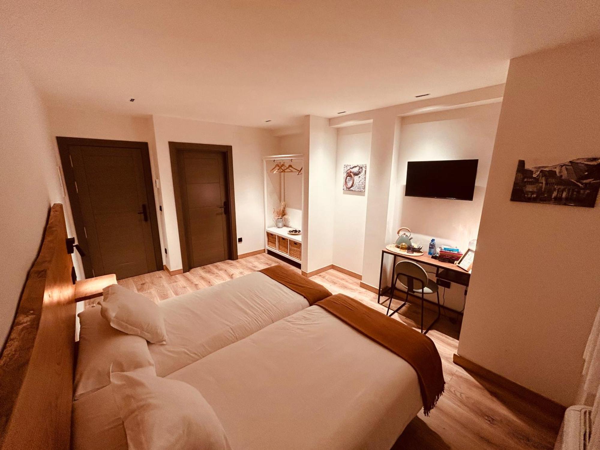 A Reigada Hotel Restaurante Grandas de Salime Εξωτερικό φωτογραφία