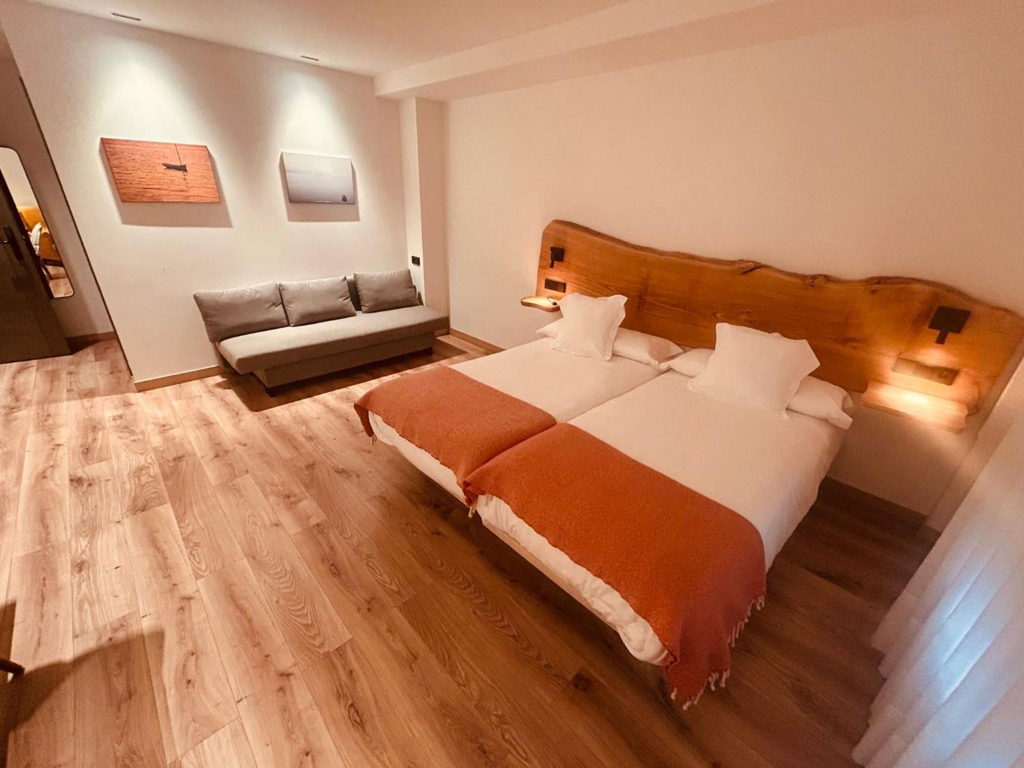 A Reigada Hotel Restaurante Grandas de Salime Εξωτερικό φωτογραφία