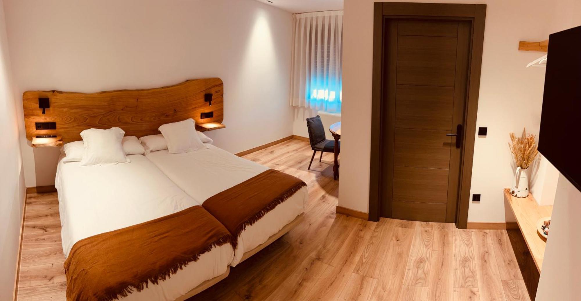 A Reigada Hotel Restaurante Grandas de Salime Εξωτερικό φωτογραφία
